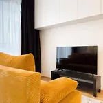 Real Living By Refa Karlin 208